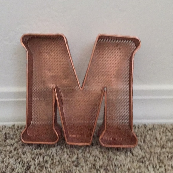 Aesthetic initial sign - Picture 2 of 3